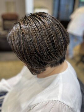 フェリチタ フィロ 大泉学園(FELICITA filo) ショートボブ×地毛にハイライト