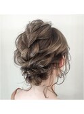 キレイめアップ　シニヨン　お呼ばれヘア　結婚式ヘア