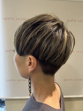 キャトルセゾン(quatre saisons) 明暗をしっかりつけた少し個性的なベリーショート