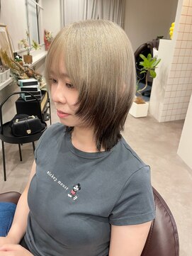 ミー(ME) 【デザインカラー】ホワイトベージュ×ブラウン