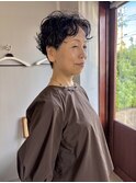 センター分けショート×パーマ