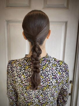 アロマ ヘアー ルーム 新宿3号店(AROMA hair room) 編み下ろし　ヘアアレンジ　お呼ばれヘア　ローポニー