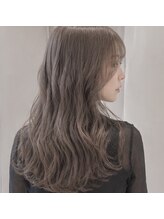 一人ひとりの肌や瞳の色に合わせたカラーリング♪