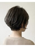 30代女性人気くびれショート×オリーブカラー