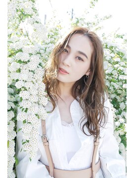 ルシル(Lucile) 透け感たっぷり、ラベンダーアッシュ。