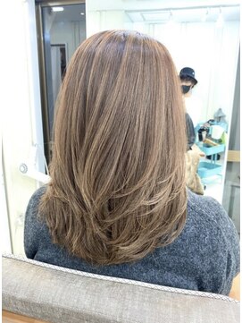 ルーカ 恵比寿(LU-CA) 大人カジュアル 細めハイライト レイヤーカット LU-CA