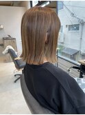切りっぱなしボブ×ベージュ