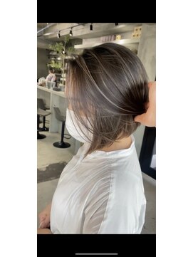 アポロ 横浜駅店(apollo) ハイライトバレイヤージュダブルカラーミルクティーベージュ