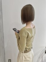 ヨーク(YOKE)&nbsp;YOKE 切りっぱなしボブぱつっとボブケアブリーチグレーベージュ