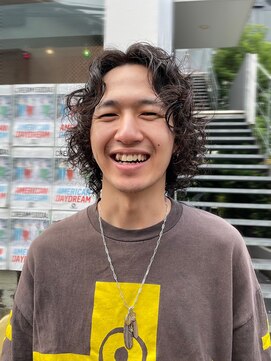 ナループロアオハナ(Nalu pu loa ohana) ショートウルフ大きめカール