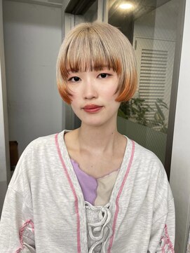 レコ 渋谷(LECO) ペールベージュとオレンジブラウンのデザインカラーボブ