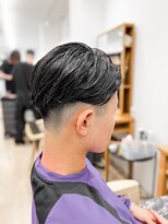 セイドット フクオカ(Say.FUKUOKA) 天神大名ニュアンスパーマセンターパート刈り上げ黒髪フェード