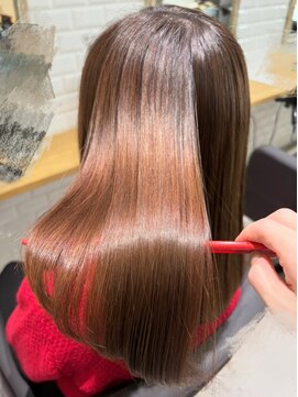 カーラ(Cara) 20代/30代/40代/50代 透明感ブラウン × 髪質改善トリートメント