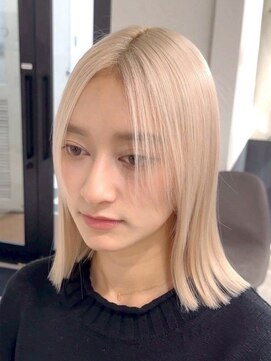 シエラ 心斎橋(CIERA.) クラゲヘアミルクティーグレージュショートカット前下がりボブ