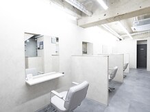 デフィラボ(DEFIラボ)の雰囲気（半個室のセット面で人目を気にせずゆったりと過ごせます。）