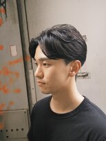アンサー 千葉中央(UNSER prod by THE DAY) メンズフェザーショート/刈り上げセンターパート