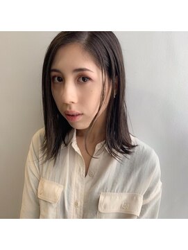クラン(clan) clan<アッシュカラー上品フォルムの大人外ハネ小顔美髪ボブ＞