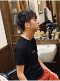 黒髪束間ツーブロックショート