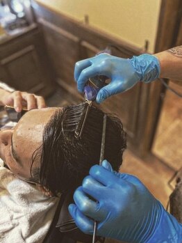 トウキョウバーバーヴァッシュ(Tokyo Barber VASH)の写真/【神保町駅徒歩1分：Tokyo Barber VASH】男性の髪の悩みも解決に導くー。周りと差がつくスタイルをご提案!
