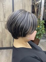 ヴィフ 大船(VIF)&nbsp;白髪ぼかしハイライト/脱白髪染め/ショートボブ/大船駅/大船鎌倉