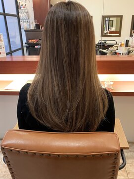 マーリャヘアー(mallia hair) レイヤースタイルレイヤーカットロングレイヤー小顔スタイル