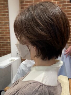 フィノ(PHINO) バックが重めの前下がりショート☆