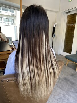 フツーロ 栄(FUTURO) プルエクステ