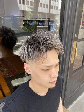 フォーコーナーズ(Four Corners) ホワイトメッシュ×アップバング