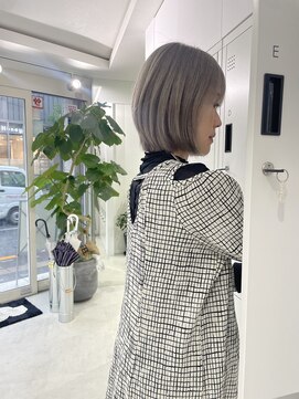 ノーム(NORME) グレージュカラー