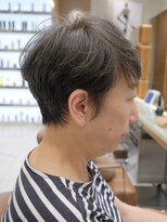 ピークアブー 原宿ハラカド(PEEK-A-BOO)&nbsp;くせ毛ショート白髪グレイヘア活かしぺたんこ襟足絶壁悩み