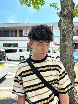 エディ(Edy) スペインカールスキンフェード外国人風メンズパーマ眉毛カット