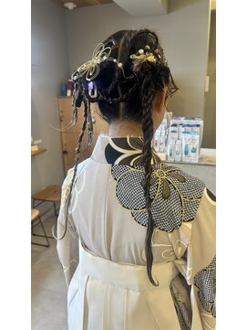 トエカグヤヒメ(toe kaguyahime) 三つ編みで作るツインアレンジ