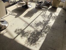 ドーター(daughter)の雰囲気(店内写真 スパイラルパーマ/ ウルフパーマ/ダブルカラー)