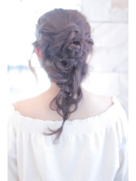 ヌーム 塚本店(NOOM) オトナスタイル 編みこみダウンアレンジ