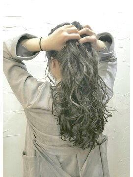 バトヘアー 渋谷本店(bat hair) 【bathair渋谷/持田】 愛されシルバーアッシュロング