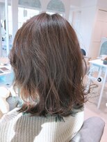 アルブル エト シミー(Arbre et chimie) エメラルドインナーカラーの切りっぱなし前下がり外ハネボブ☆
