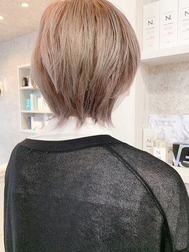 キャアリー(Caary) 福山市ショートウルフ人気ブリーチ/イルミナカラー　キャアリー