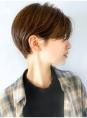 スッキリ前髪長めショートヘア/30代40代50代