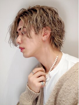 クオル 立川(QOL) ハイトーン／波巻きパーマ／センターパート／メンズカット