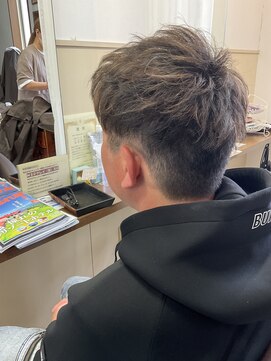 コアフィールフィス(COIFFURE fils) 【見附 今町】ハイライト メンズ 似合わせ