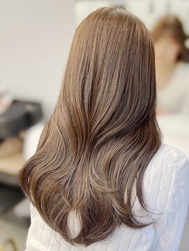 フォンズ(FONS) くすみベージュ/明るめカラー/レイヤーカット/艶カラー/学割