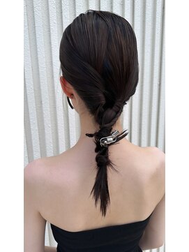 シーク(seak) タイトアレンジ