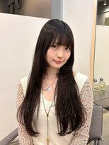 ヒュー 広島(HEW)&nbsp;ザクザクフェイスレイヤーワイドバングロングへア20代30代