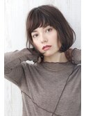 美シルエットボブ&グレーベージュ