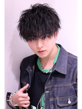 ネイビー(NAVY) 波打ちパーマ 波打ちウェーブ 黒髪マッシュ 卒業イメチェン