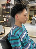 《ツイストパーマ×フェードカット》