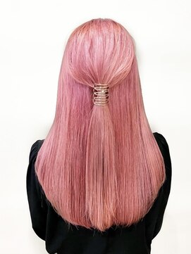 ホワイト 梅田(white) ＊量産系女子＊ピンクカラー