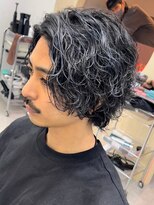 フィフス 名駅(fifth)&nbsp;波巻きスパイラルパーマセンターパート波巻きパーマツーブロック