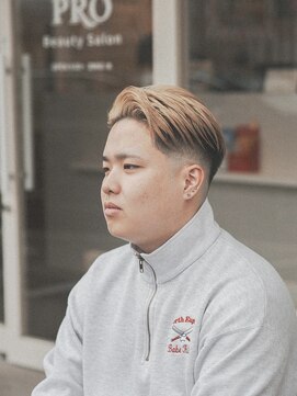 プロ バーバーショップ(PRO BARBER SHOP) ストリート七三フェード