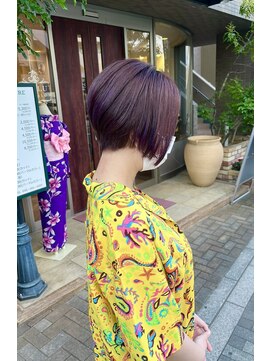 刈り上げ前下がりグラデーションボブ